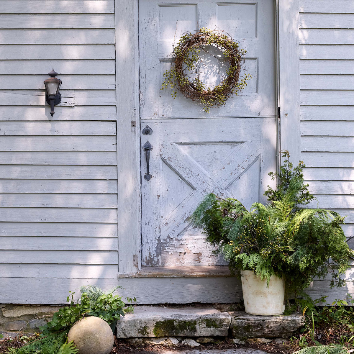 Basic Planter, White Patina