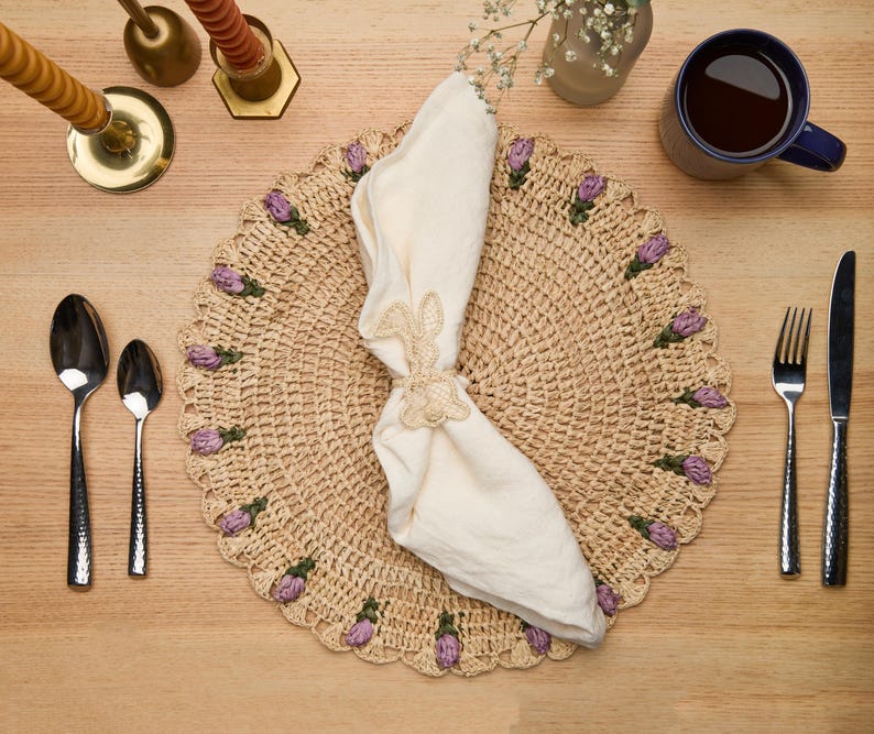 Tulip Floral Placemat – Hand-Crocheted Raffia – Spring Table Decor – Easter Table Setting – Handmade by Artisans in Madagascar