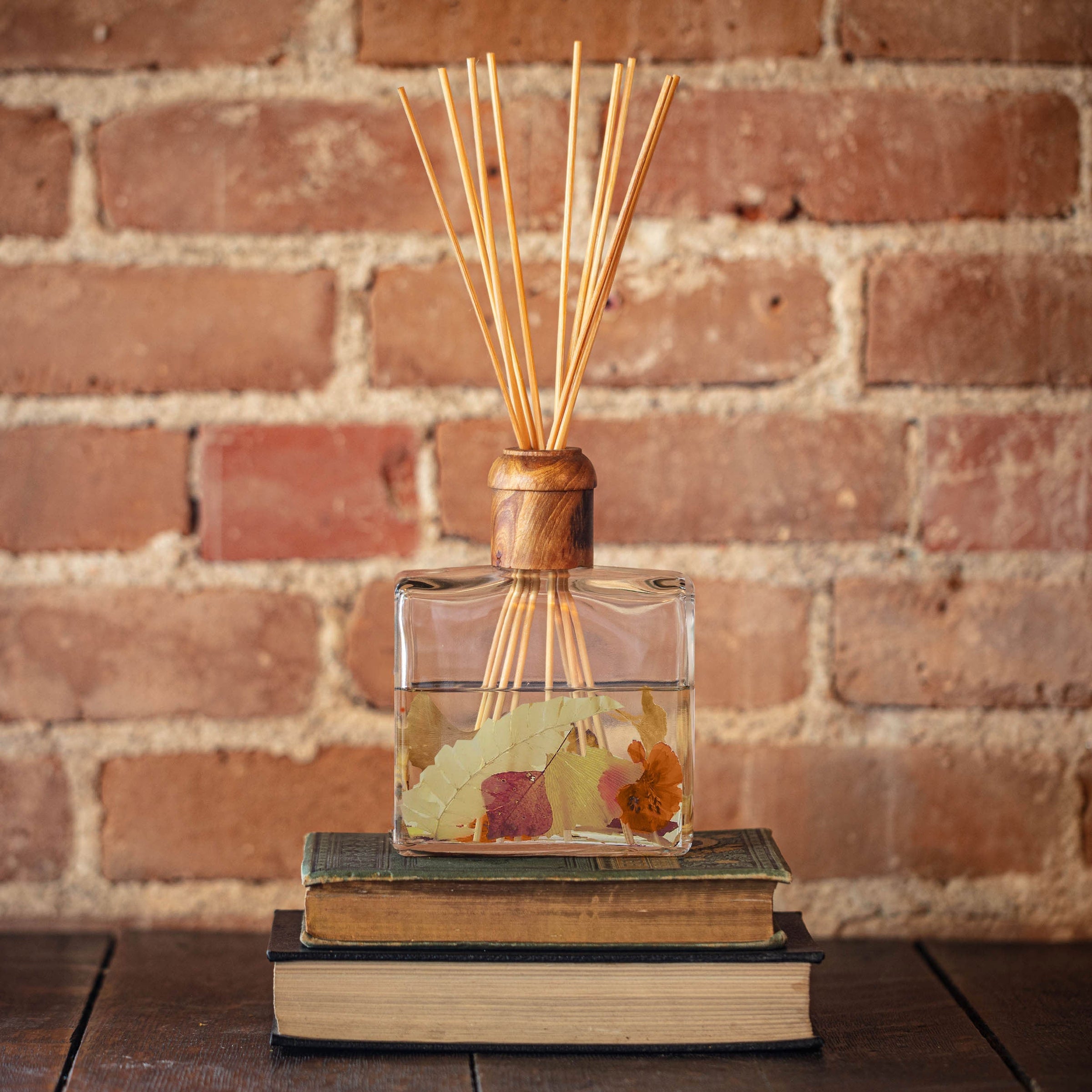 Honey Tobacco 13 oz Botanical Diffuser