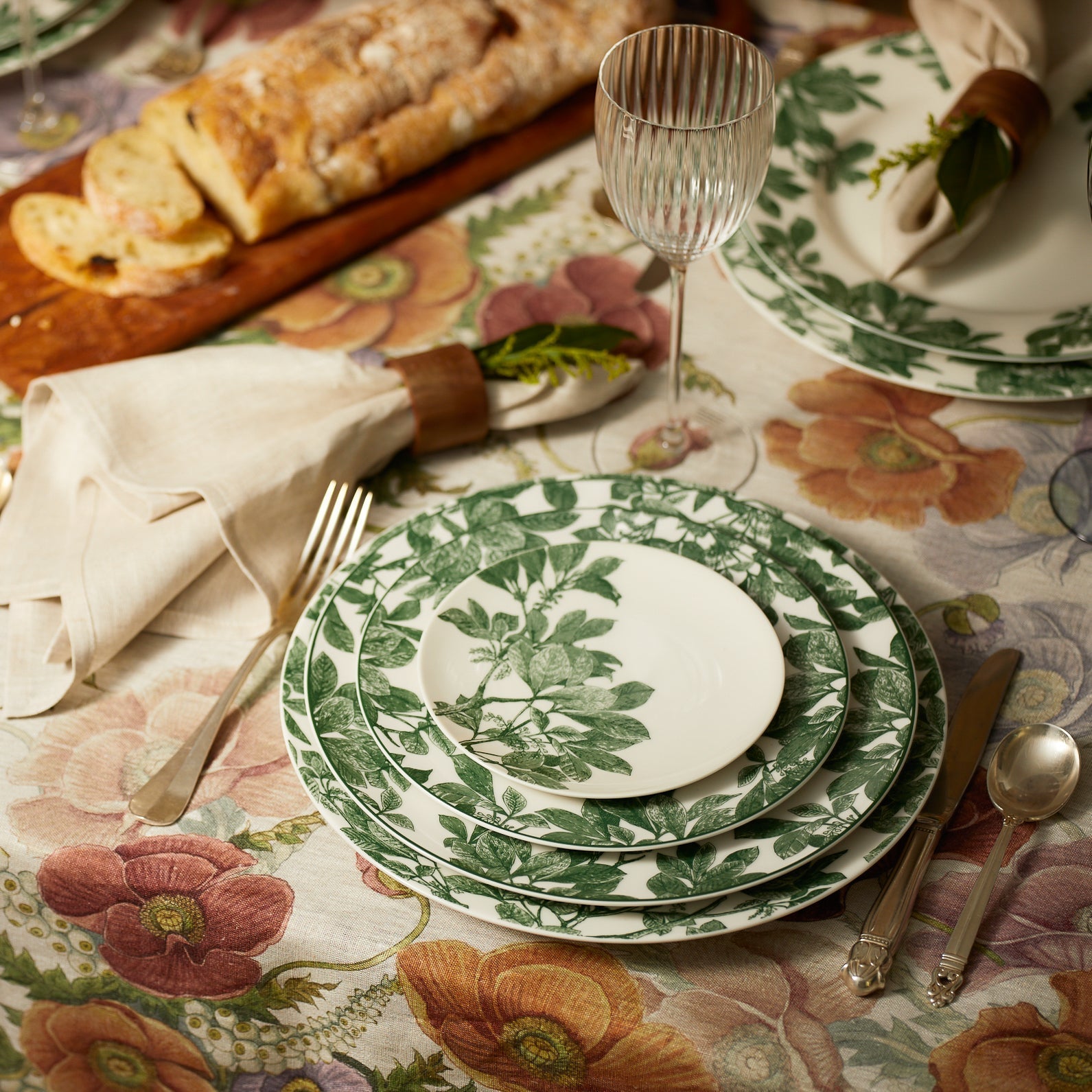 Arbor Rimmed Dinner Plate
