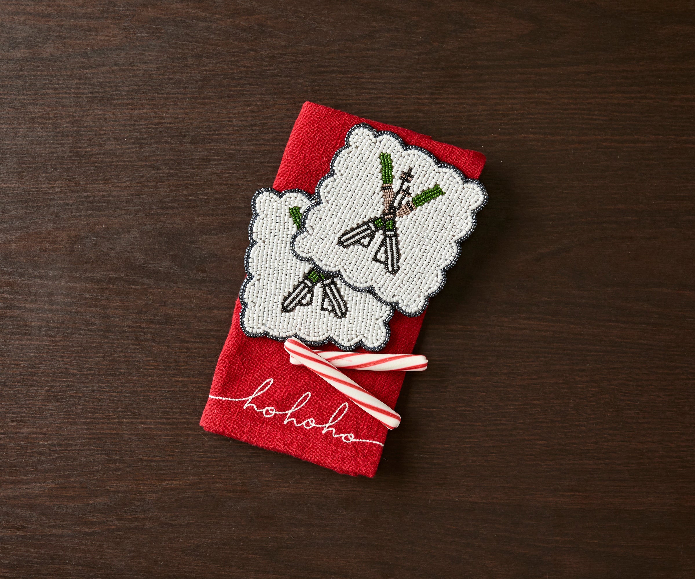 Handmade Beaded Ski Coaster with Pearls – Elegant Black, White, and Green Coaster for Tableware & Home Decor