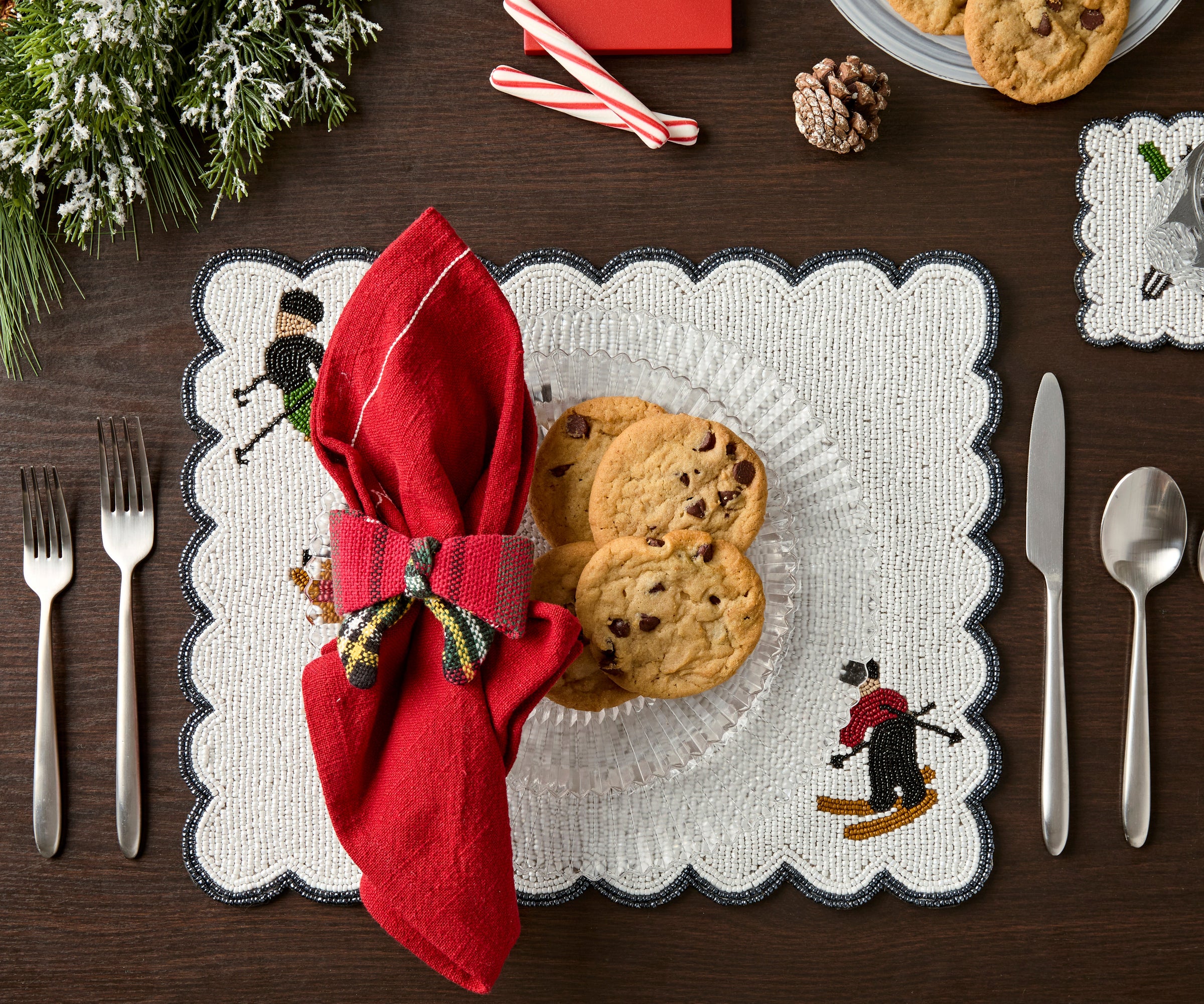 Winter Skier Christmas placemats Set – Snowy Mountain Dining Table Decor – Winter Wonderland Table Setting