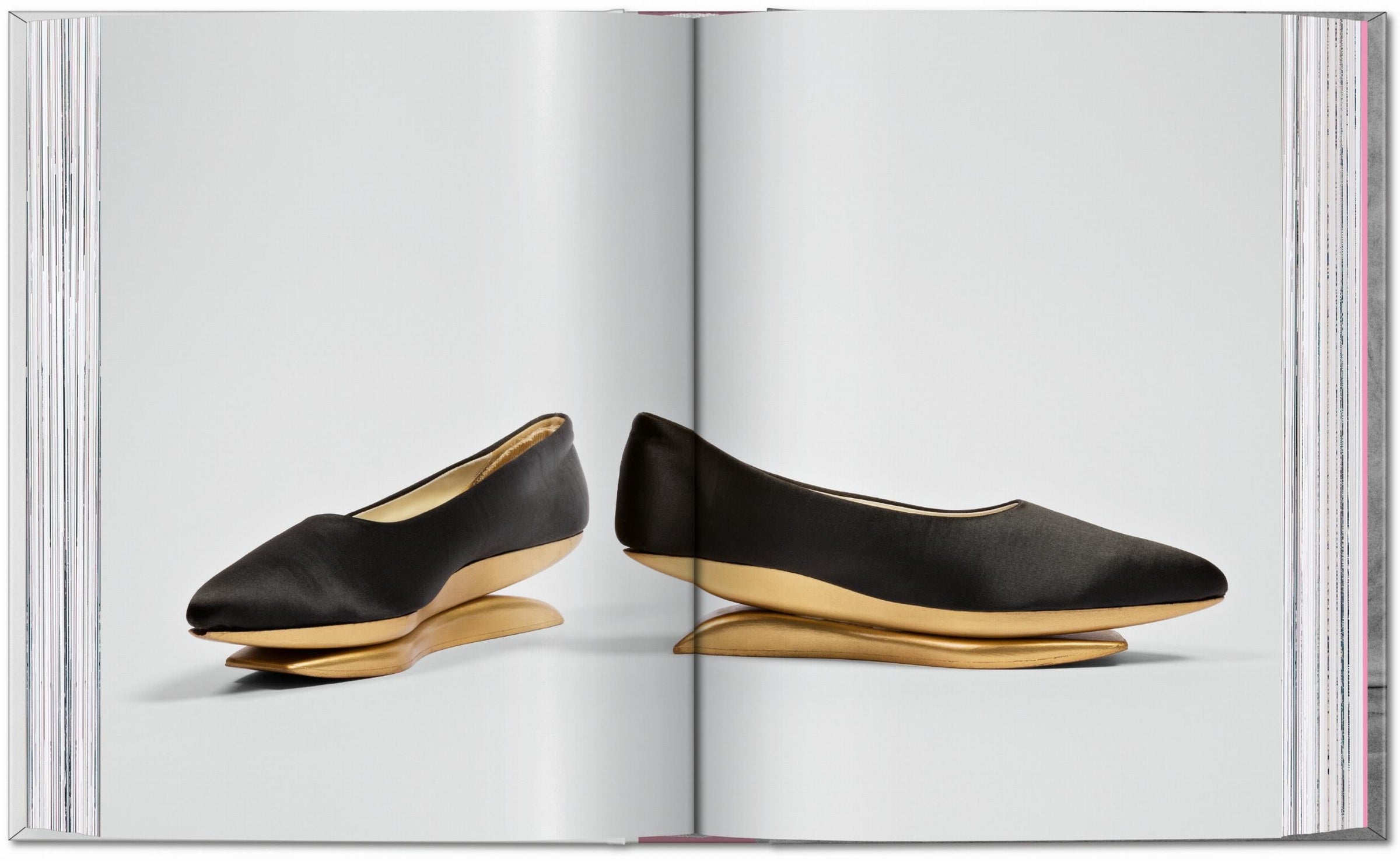 Shoes A–Z. 45th Ed. (German, French, English)