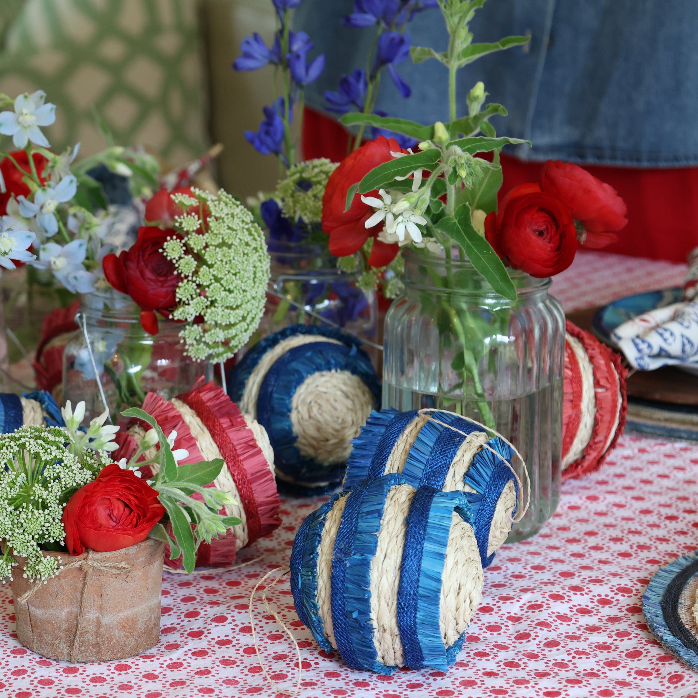 Ruffle Straw Balls - Red (Set of 4)