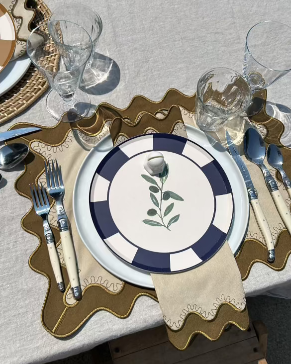 The Figata Placemat Set of 4 - Ecru / Olive