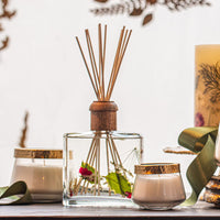 Signature Botanical Reed Diffuser - Winterberry Frost