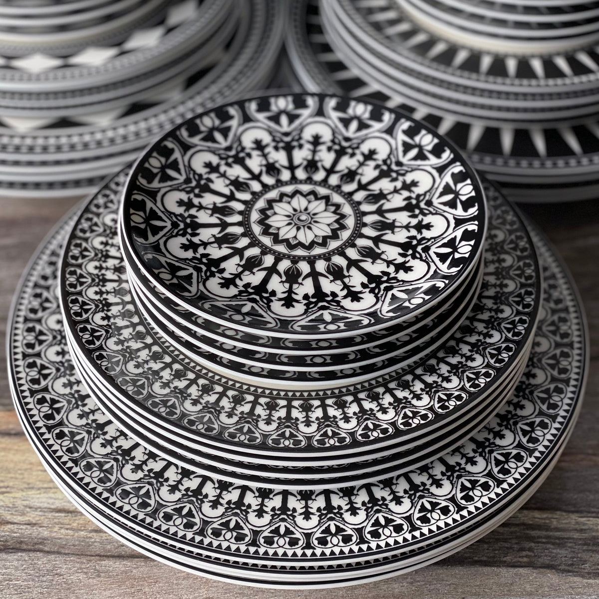 Casablanca Rimmed Salad Plate