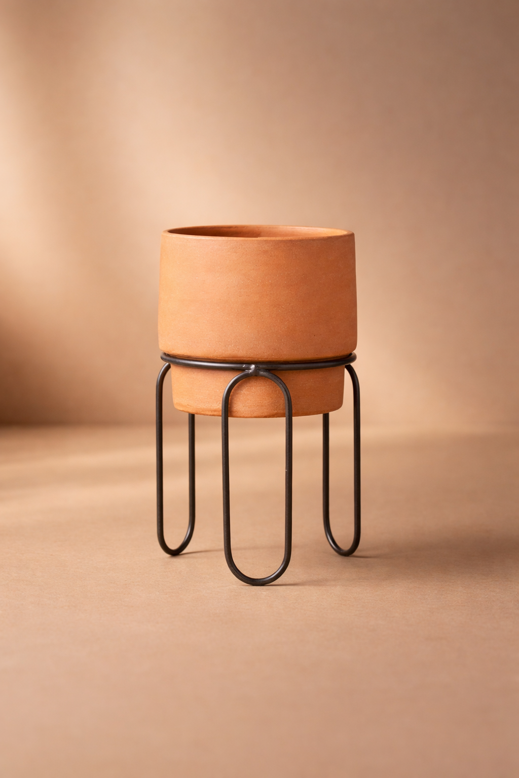 Jaro Short Terracotta Planter by MESO