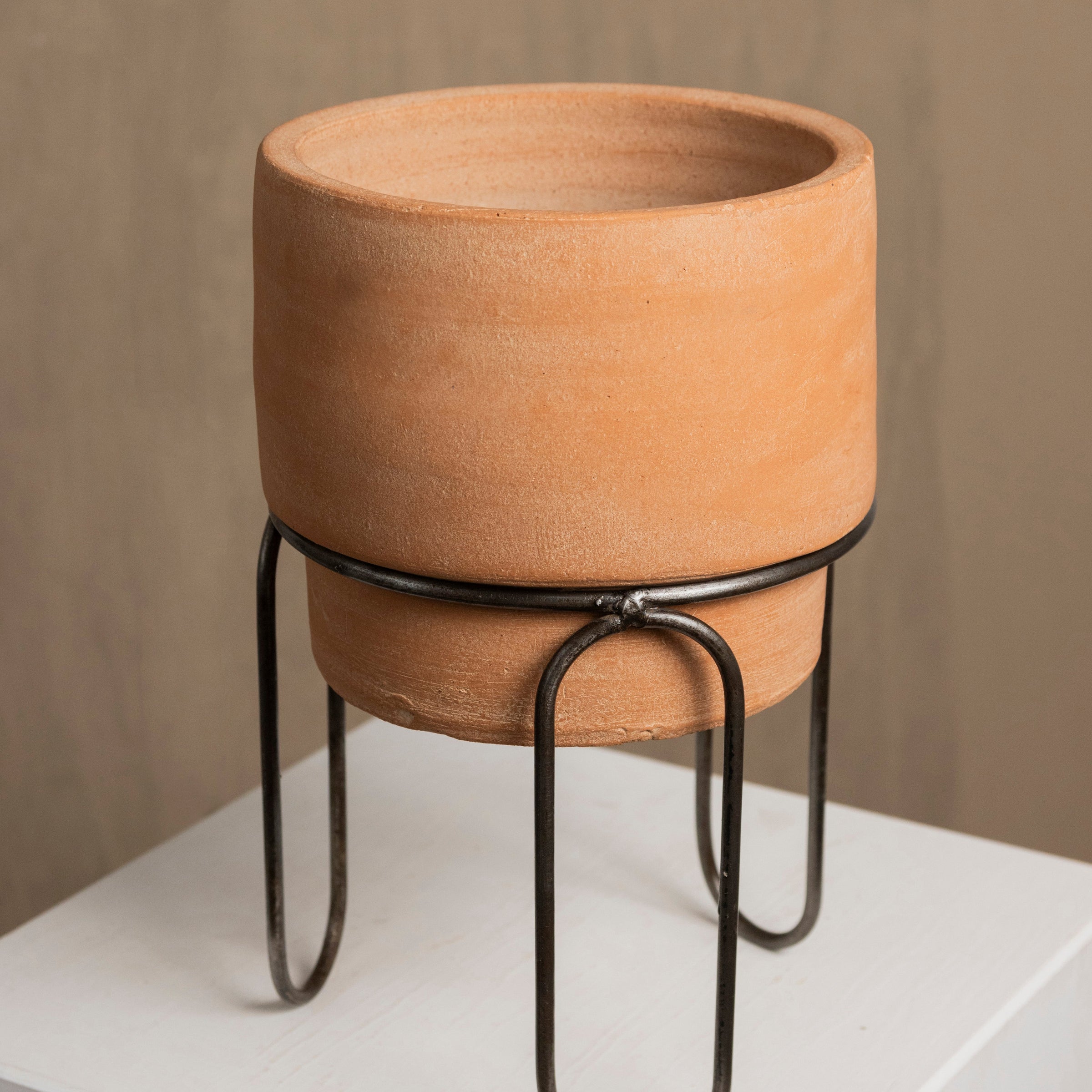 Jaro Short Terracotta Planter by MESO