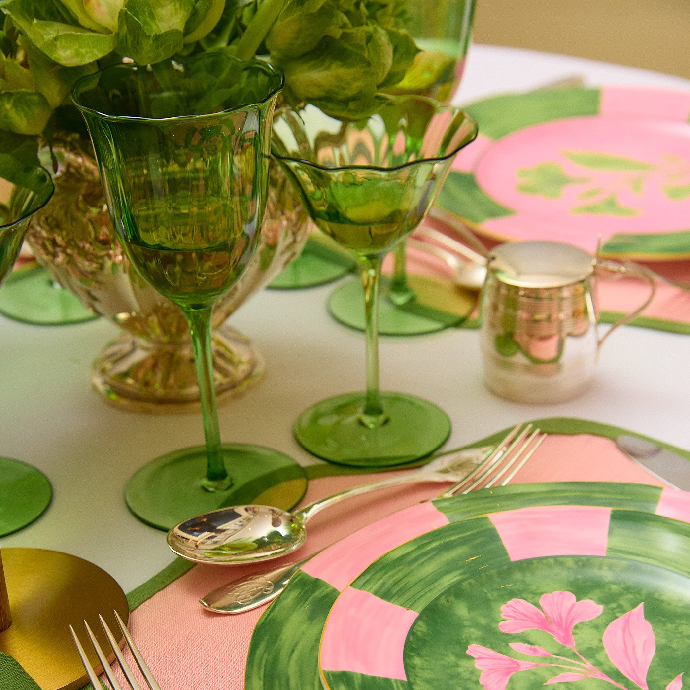 Lily green handblown wine glass (set of 4)