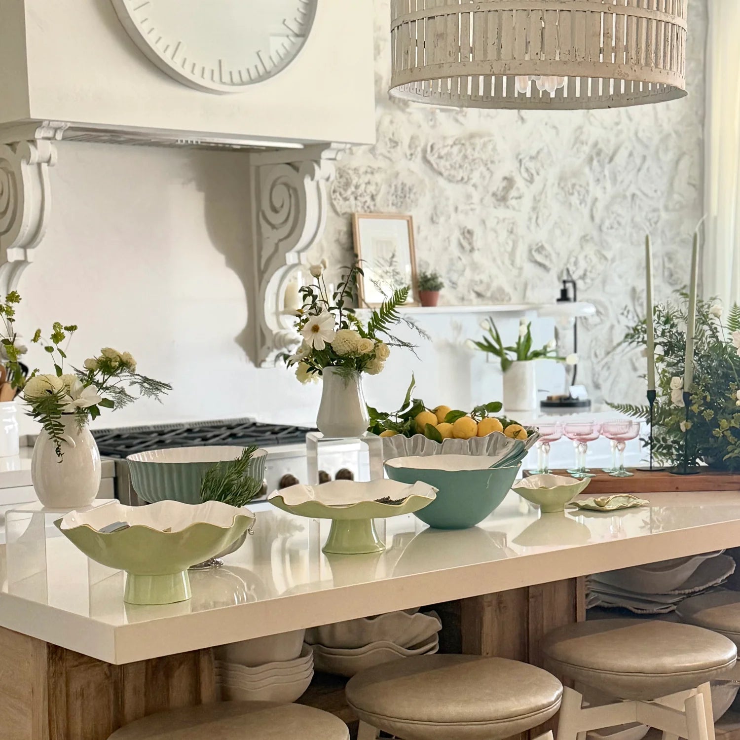 Encanto Carola Large Pedestal Bowl