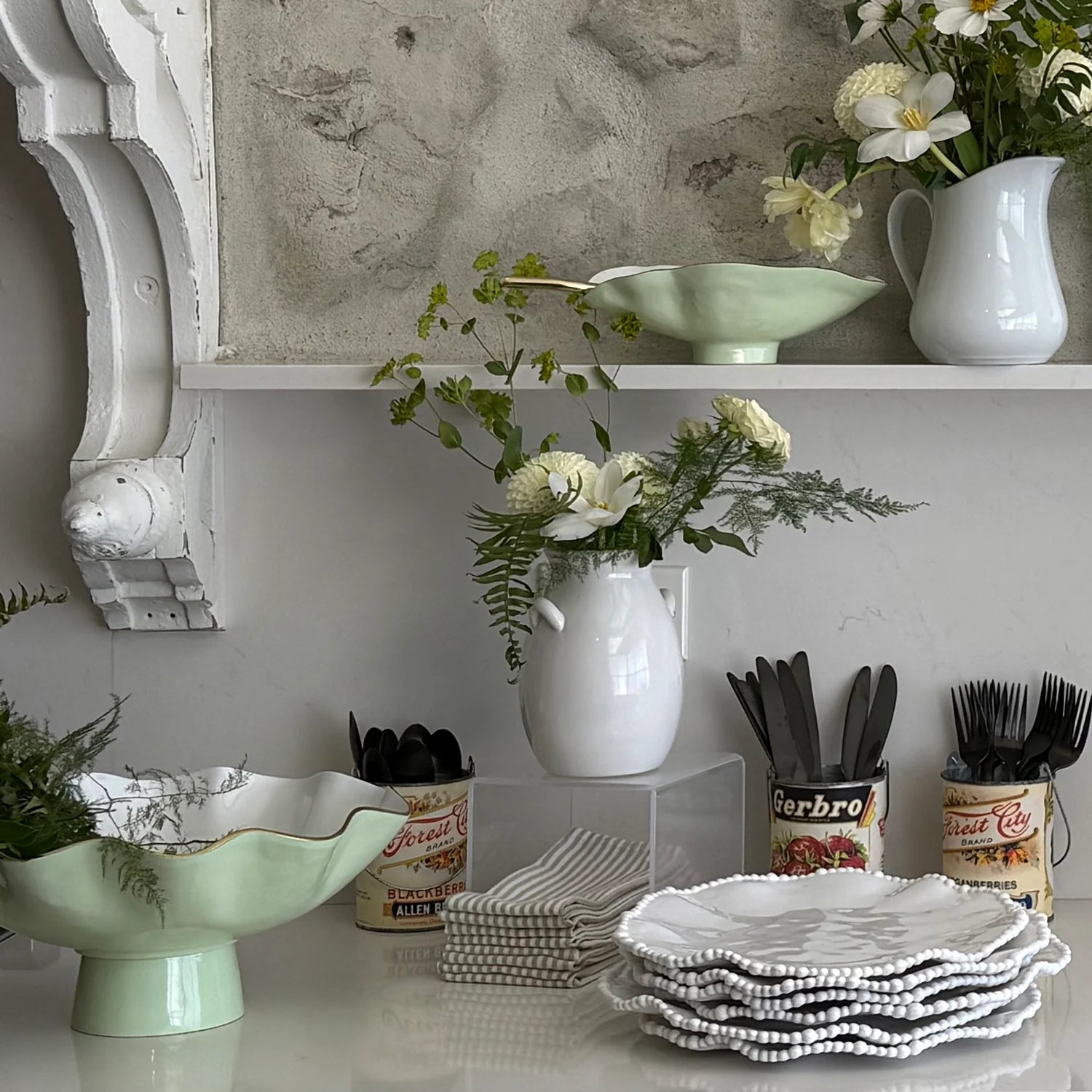 Encanto Carola Large Pedestal Bowl
