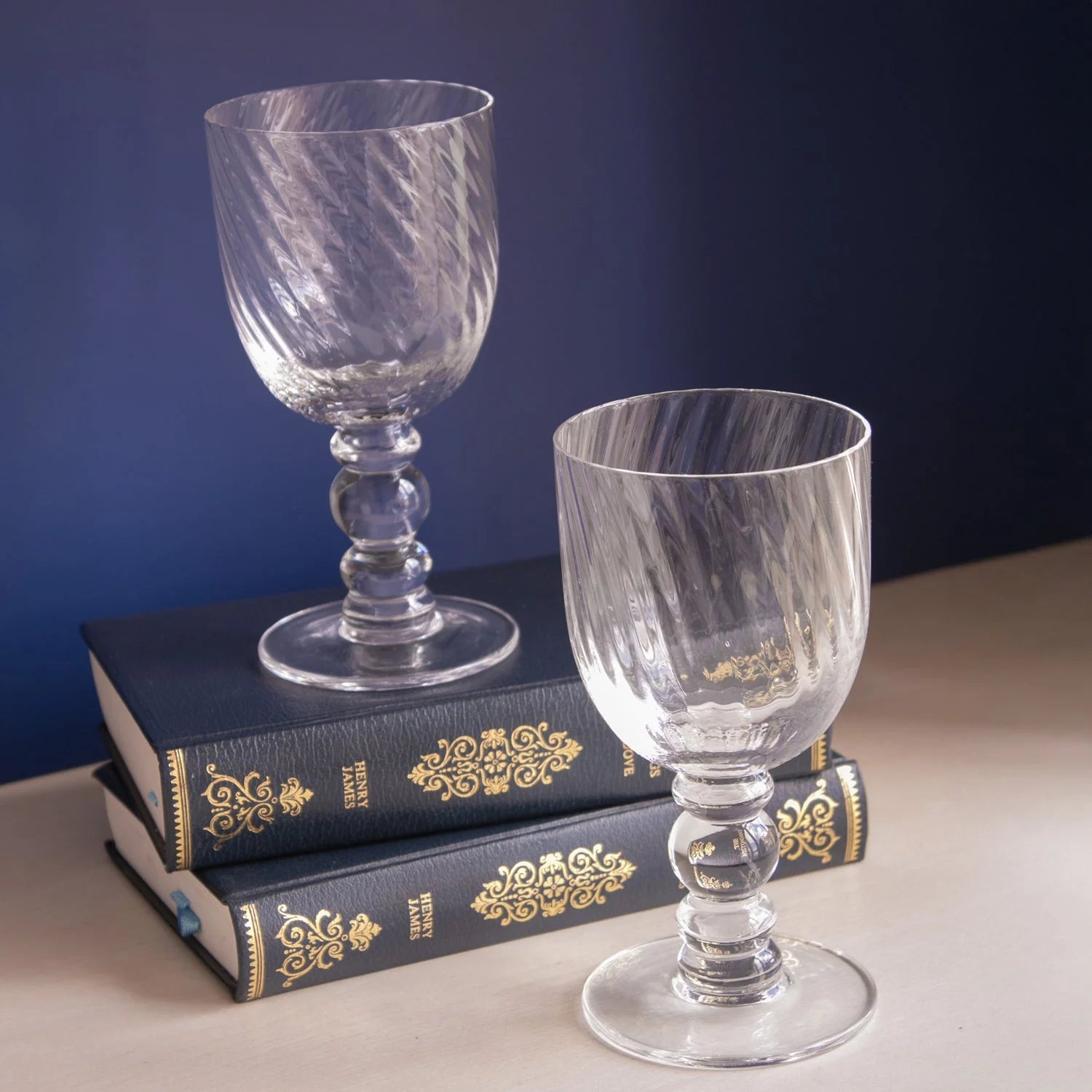 French Swirl Wine Glass (Set of 4)
