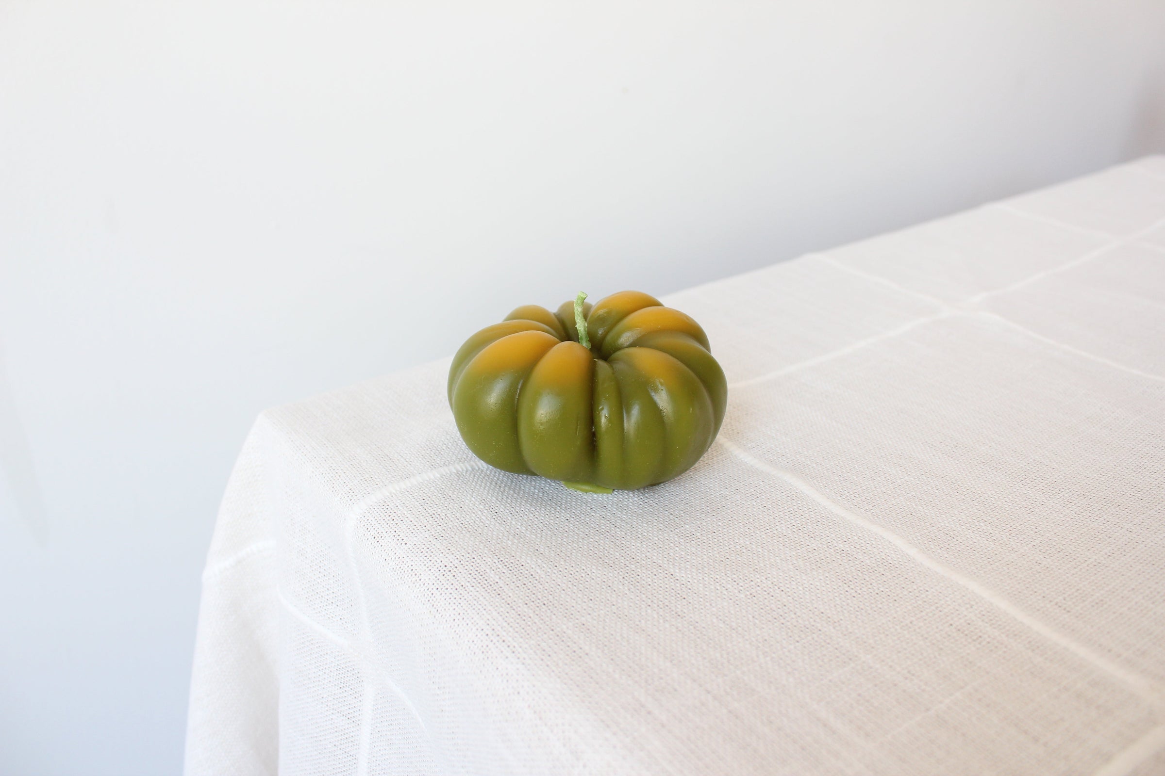 SUNKISSED GREEN HEIRLOOM TOMATO BEESWAX CANDLE