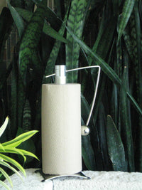 Isis Paper towel roll holder