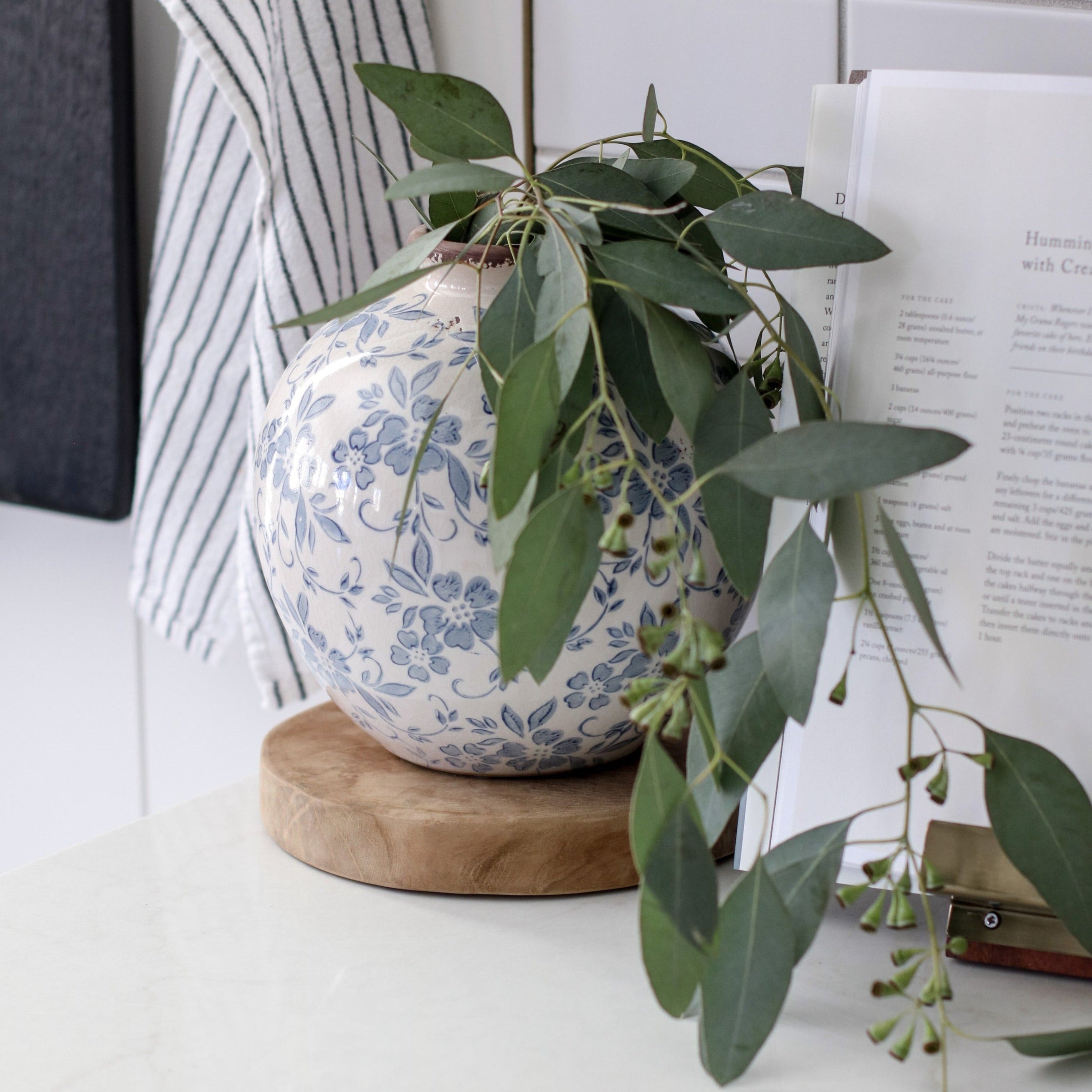 Ivy Teakwood Riser