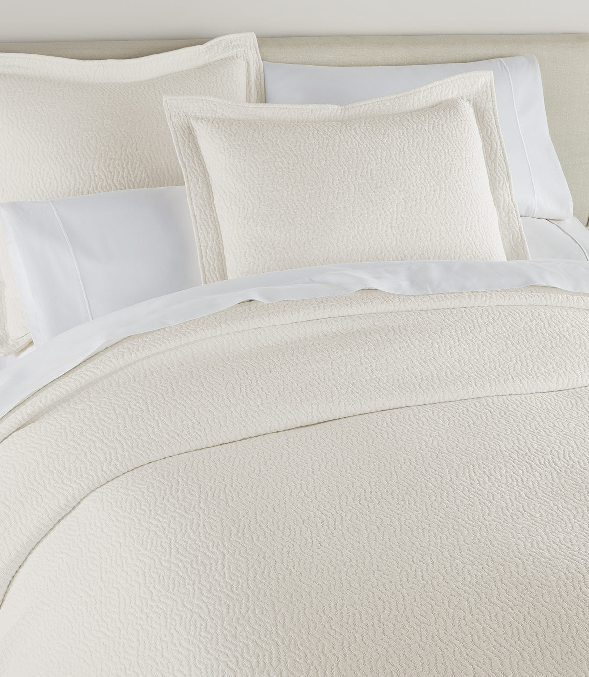 Mia Stonewashed Matelassé Coverlet