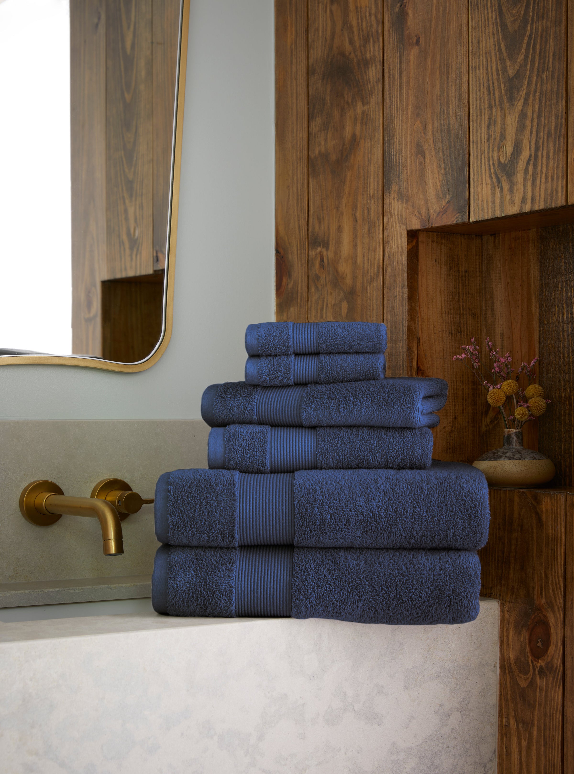 Liam Essential Bath Towel