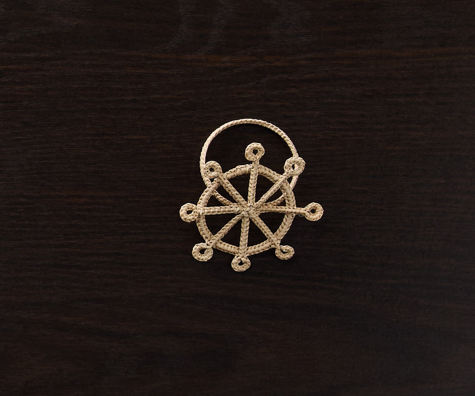 Coastal Ship Wheel Napkin Ring – 2.5” Handwoven Iraca Palm – Nautical Table Decor from Colombia