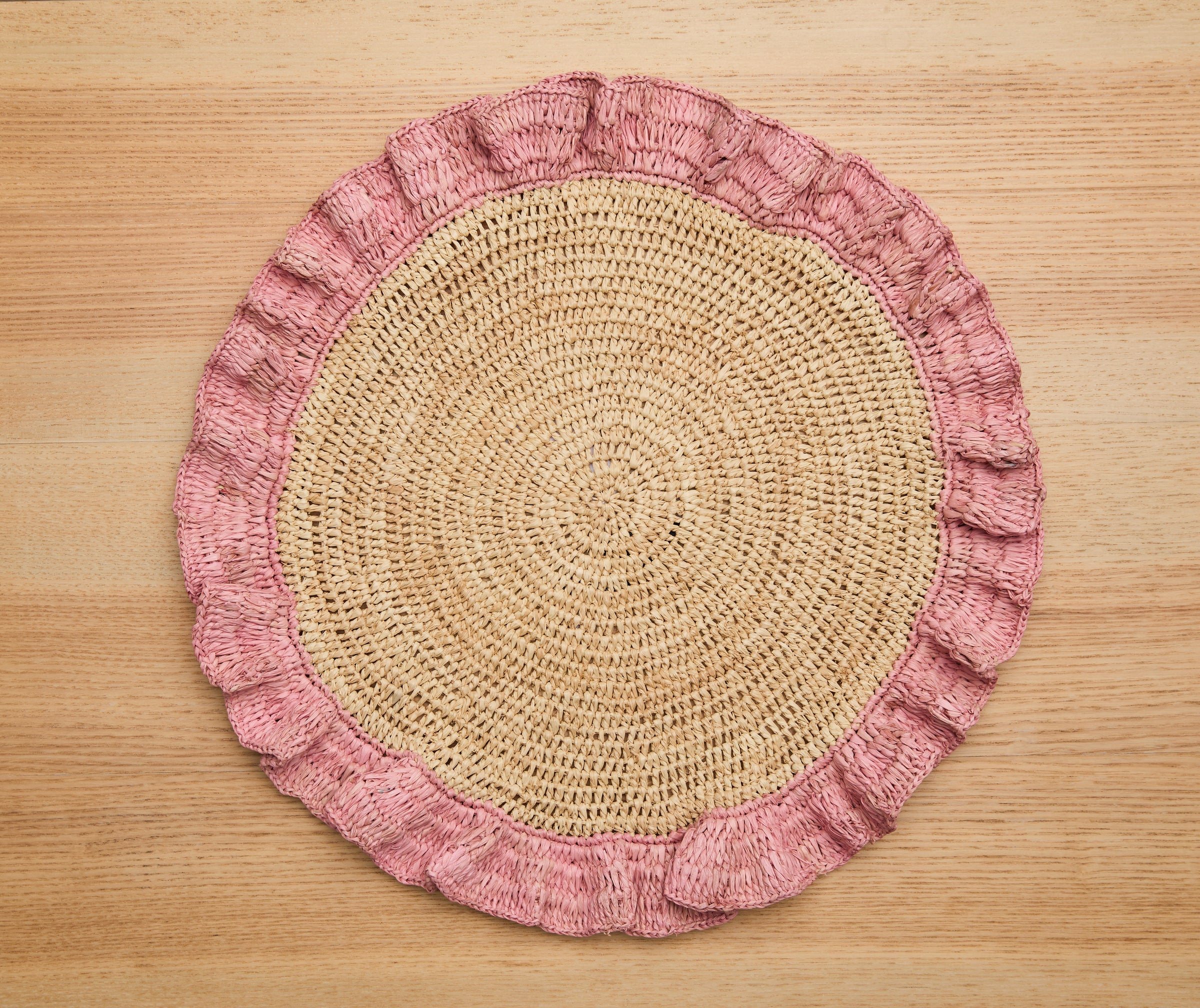 Handwoven Raffia Ruffle Placemat – Boho Chic Table Décor – Summer Table Accent