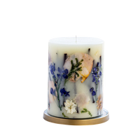 Signature Botanical Candle - Vanilla Rain