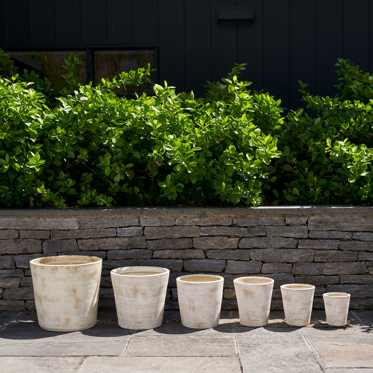Basic Planter, White Patina