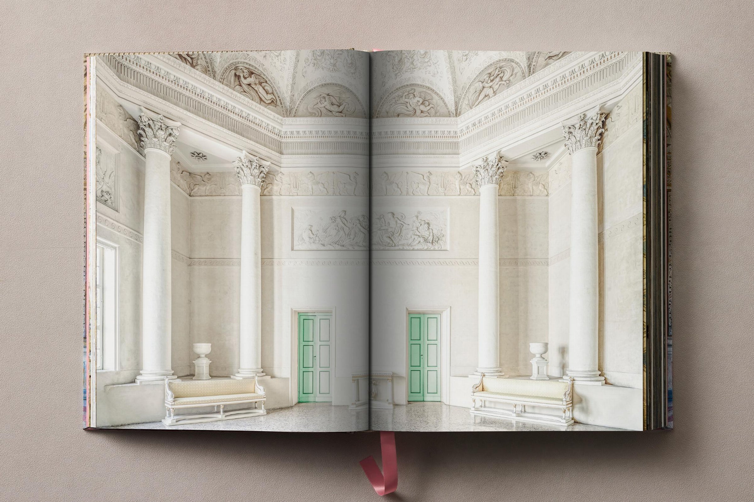 Massimo Listri. Italian Palaces (German, French, English)