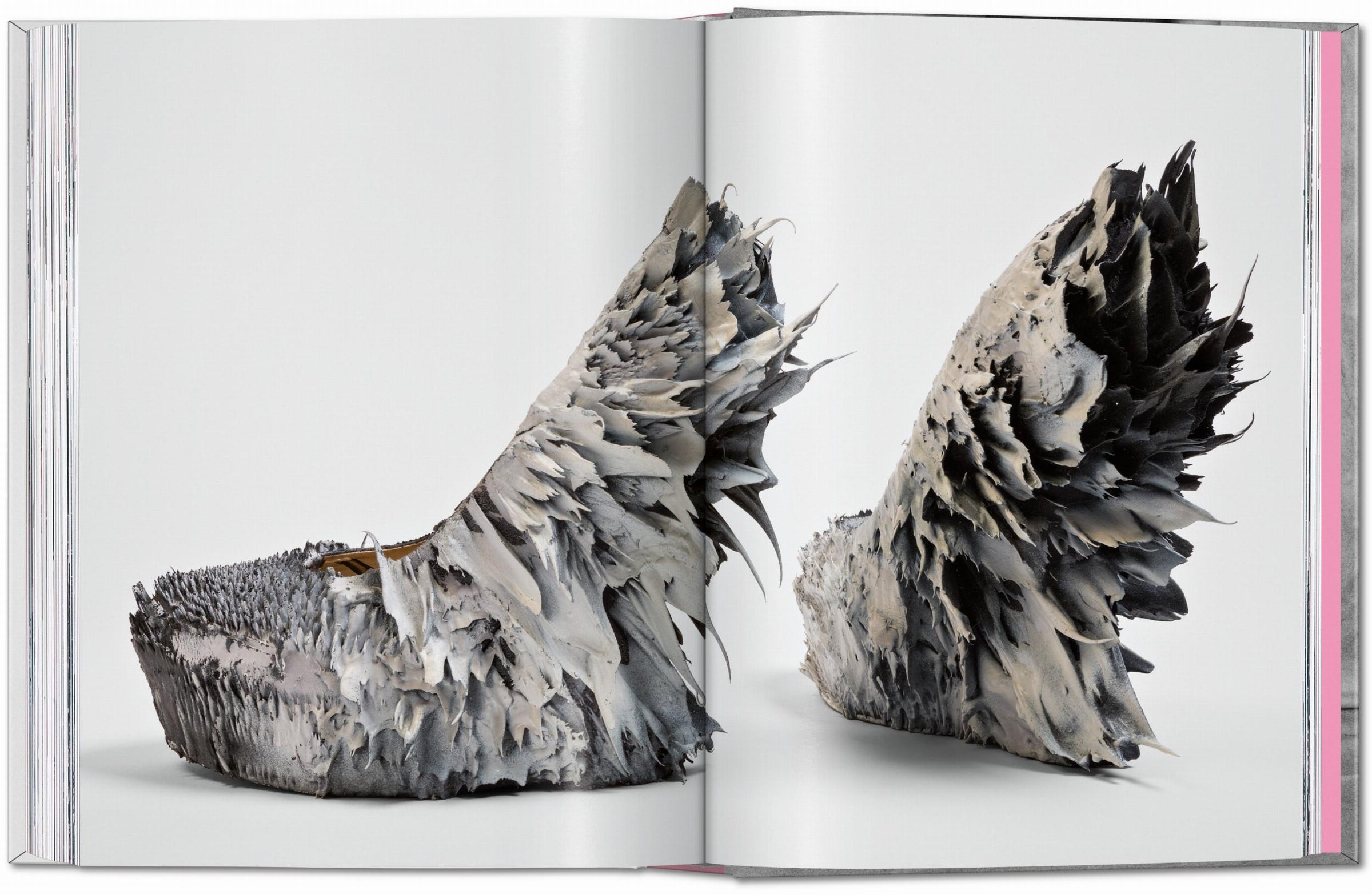Shoes A–Z. 45th Ed. (German, French, English)