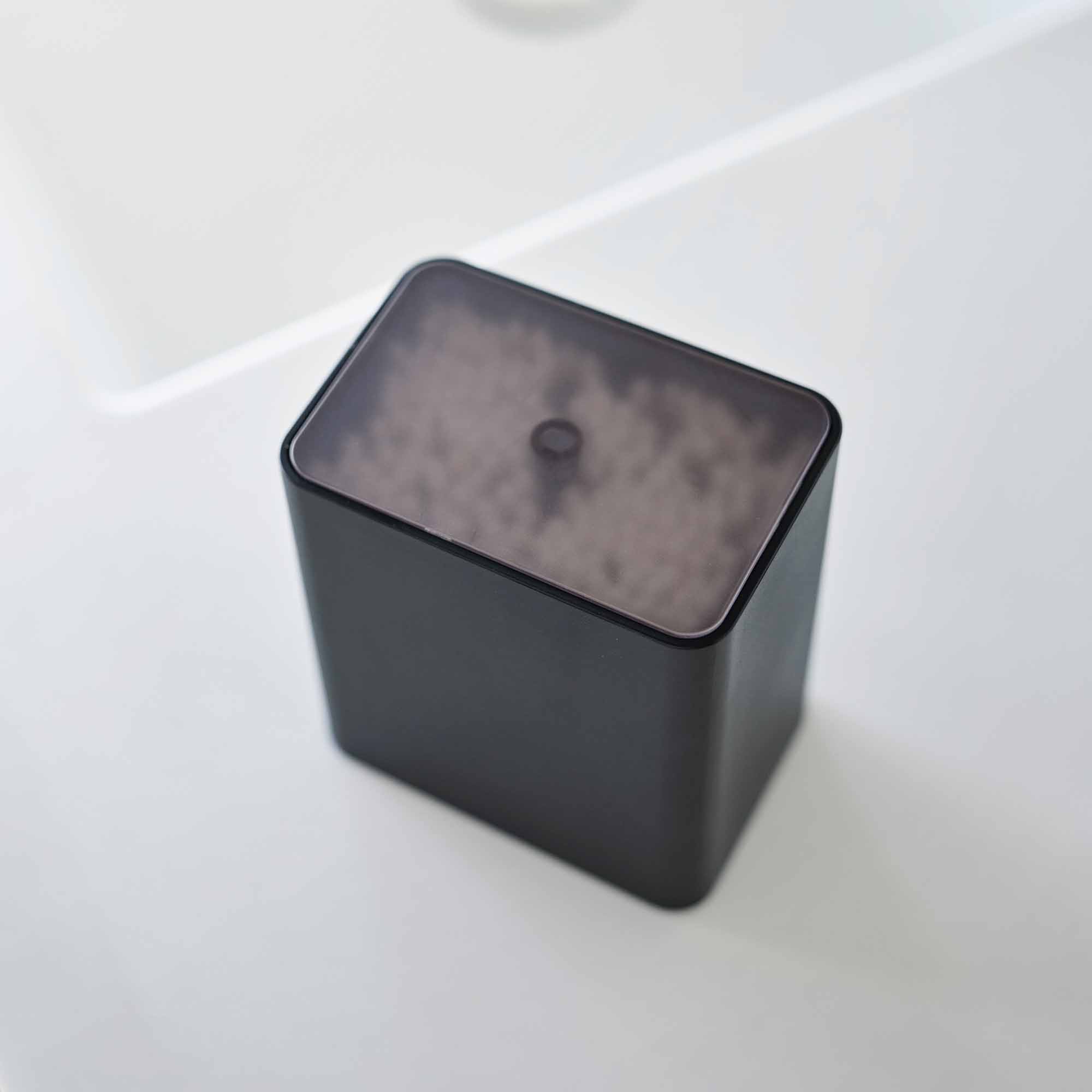 Cotton Swab Push-Top Case