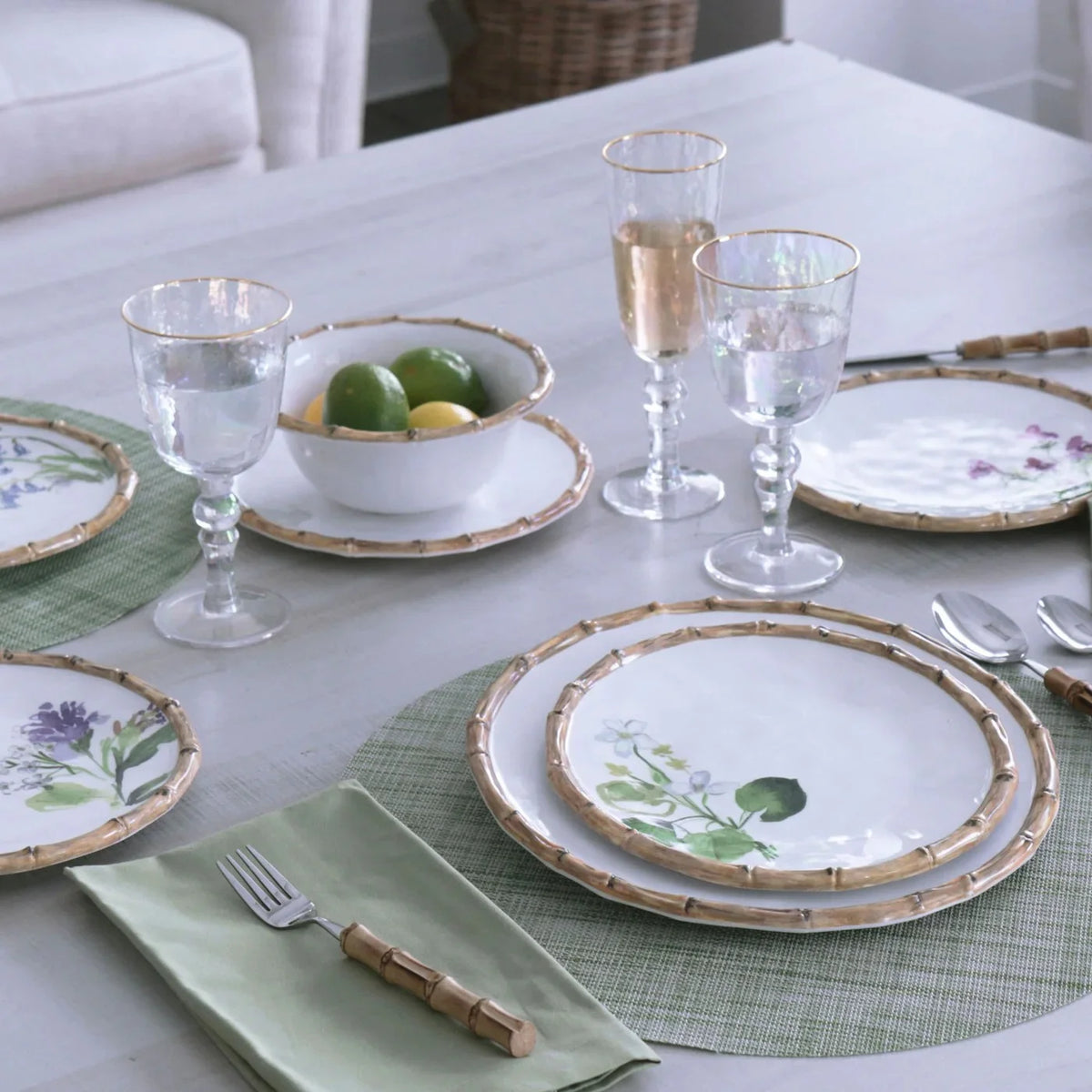 VIDA Bamboo Floral Salad Plates Set of 4 (White and Multi)
