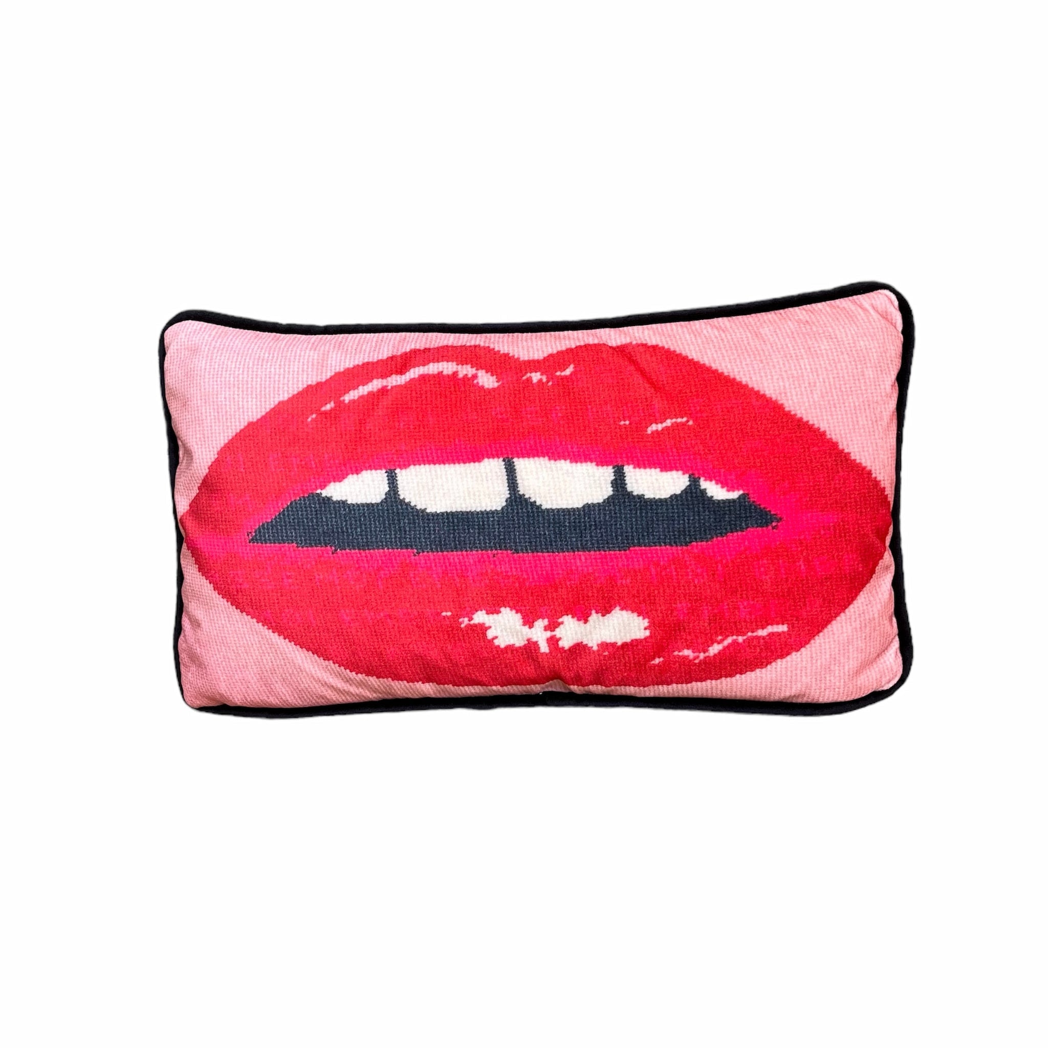 Embrasse Moi - Velvet Pillow