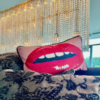 Embrasse Moi - Velvet Pillow