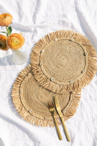 Round natural raffia tabletop with fringes, Woven raffia Placemat
