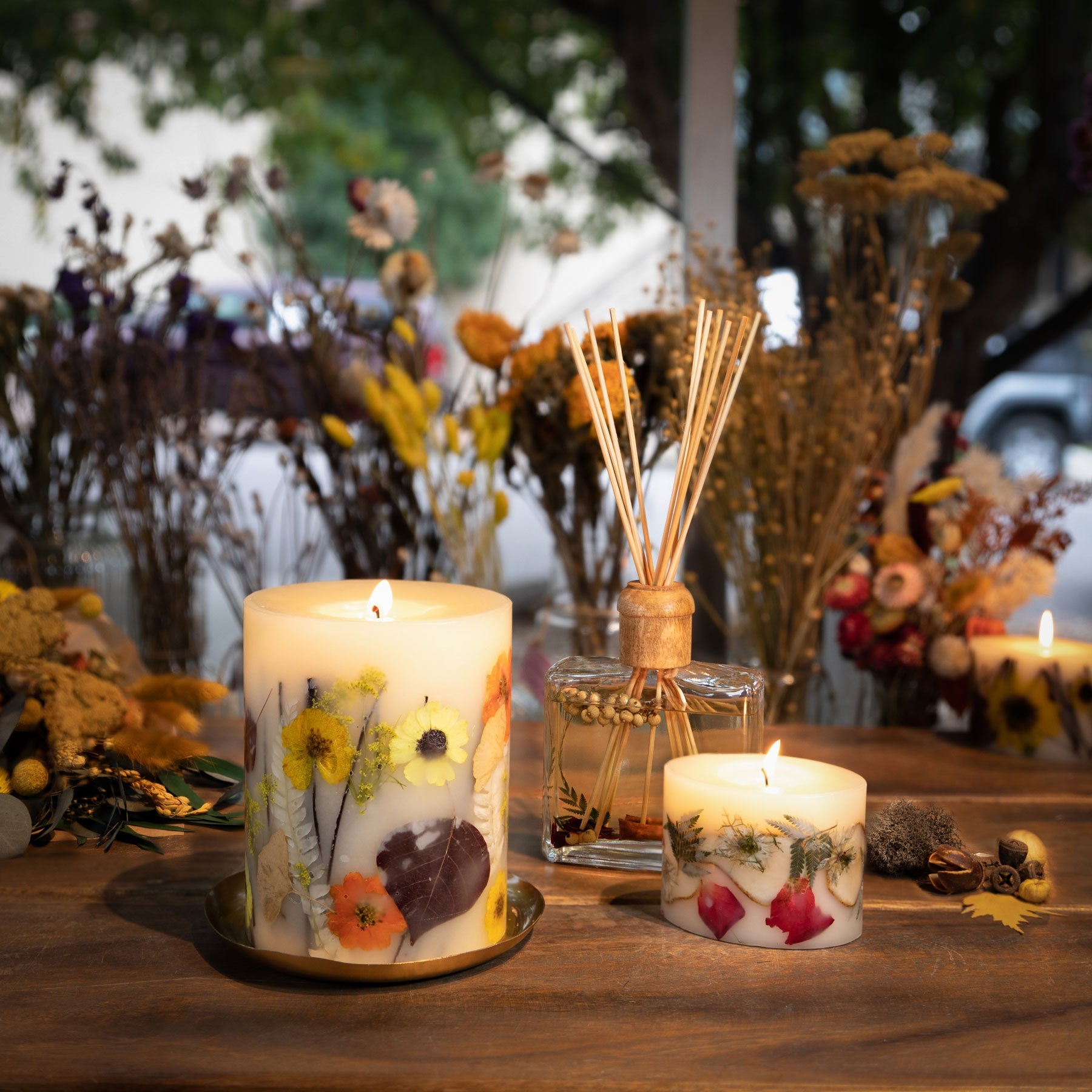 Spicy Apple Petite Oval Botanical Candle