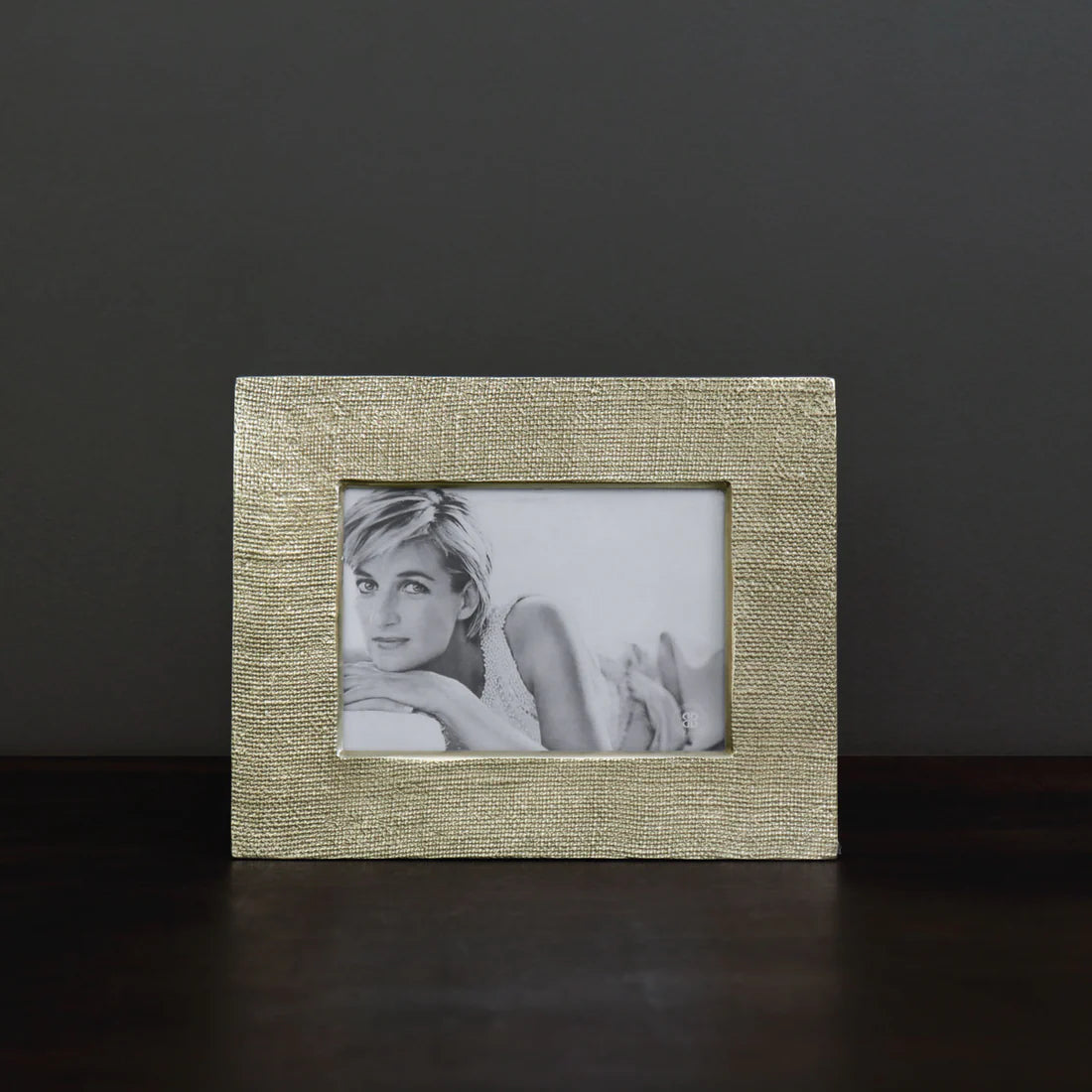 Frame Sierra Modern