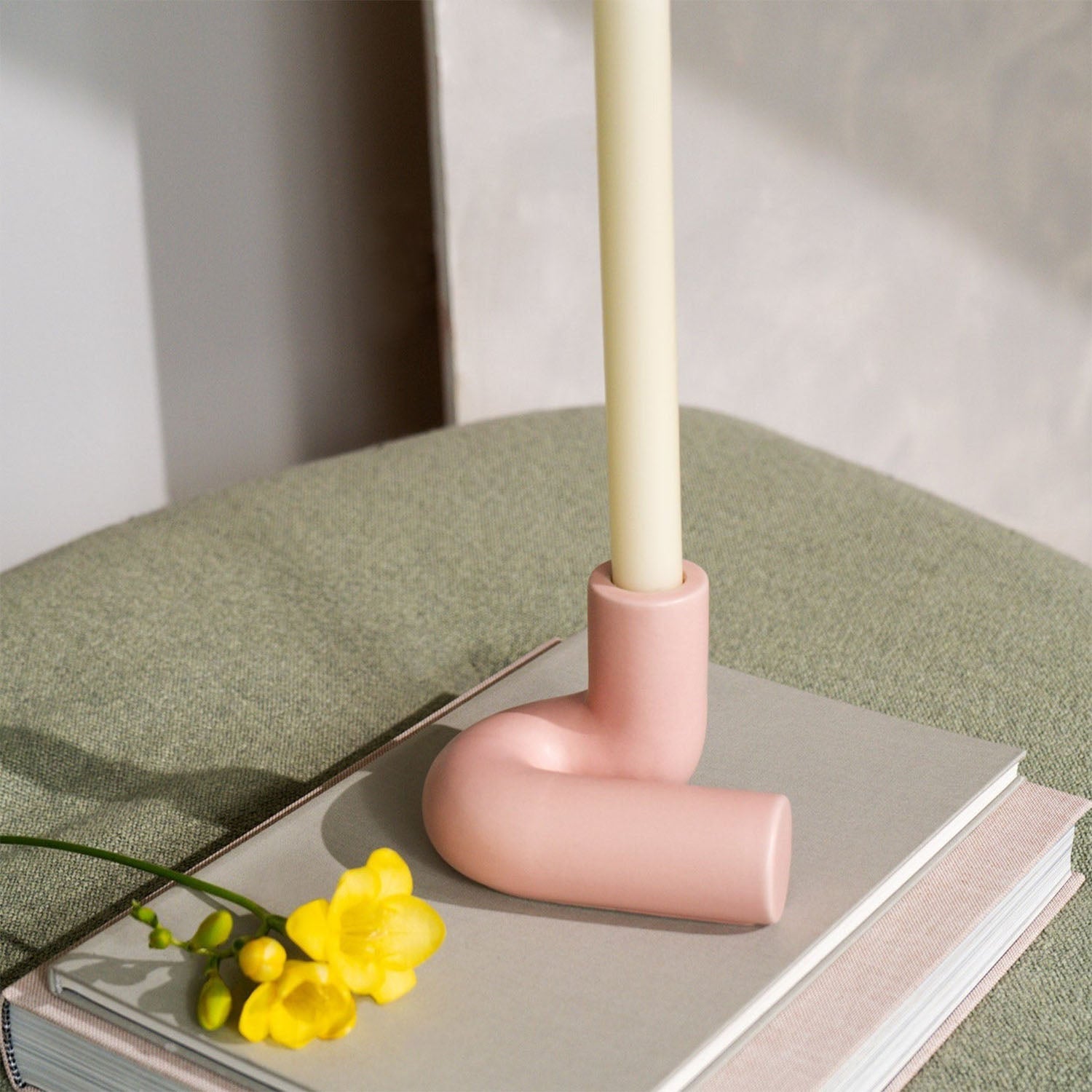 OCTAEVO Templo Candle Holder - Pink